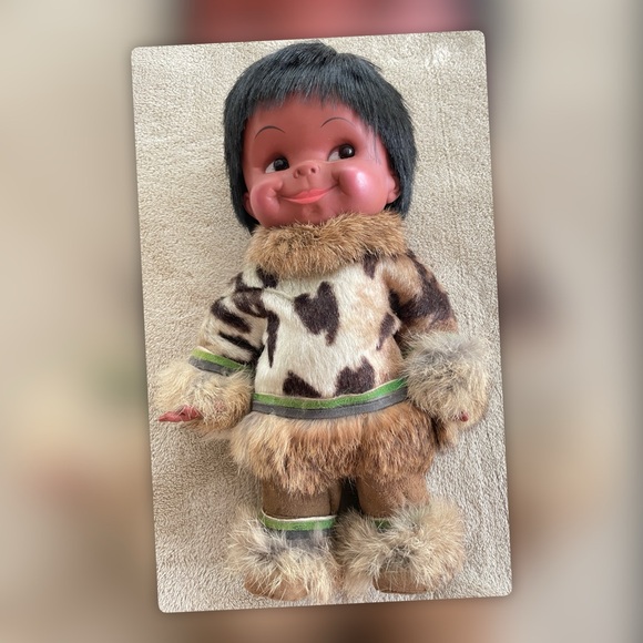 Vintage 11” Alaska Eskimo Souvenir Doll Real Fur Parka & Boots 1960s - Picture 3 of 8